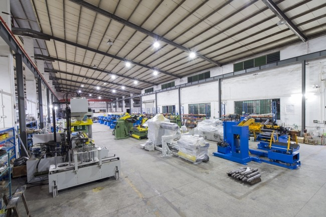 Способ управления работой пуансона прессом с сервопитателем