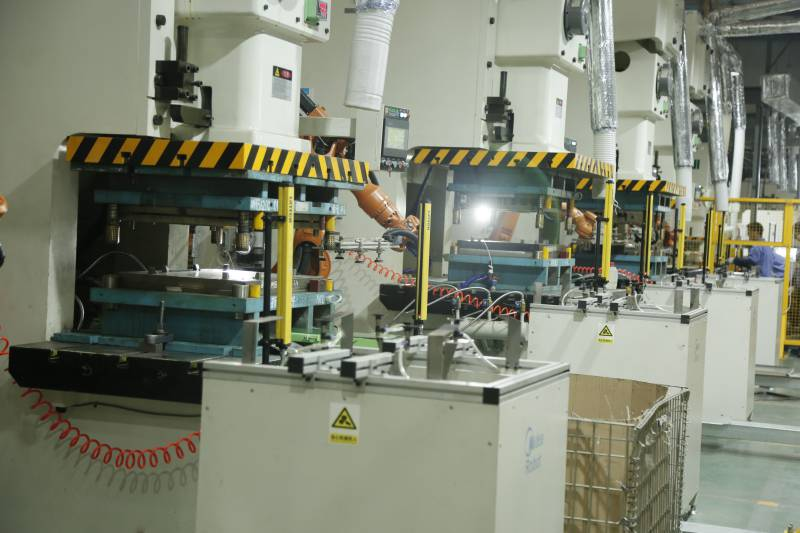 Каковы характеристики механического пресса и гидравлического пресса?