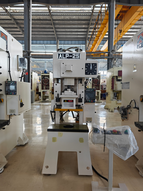 Линия штамповки пресс-форм Пресс-машина 25T с устройством подачи и формами Комплексное решение