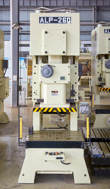 Силовой пресс с пневматическим прессом с муфтой