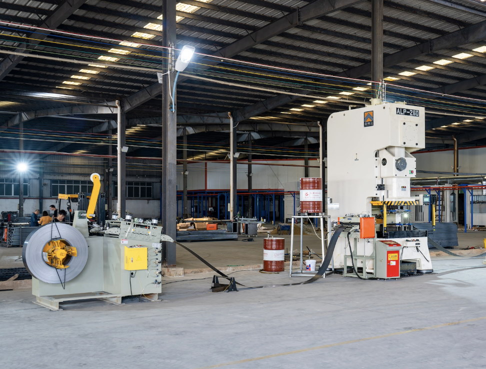 Силовой пресс с C-образной рамой